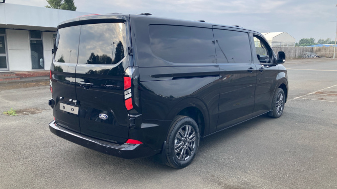 Ford Transit Custom 320 L2 Diesel Fwd 2.0 EcoBlue 150ps H1 Van Limited - Image 10